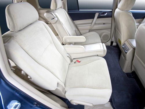 Характеристики автомобиля Toyota Highlander 3.5 AT Limited 7 seats (09.2010 - 11.2013): фото, вместимость, скорость, двигатель, топливо, масса, отзывы