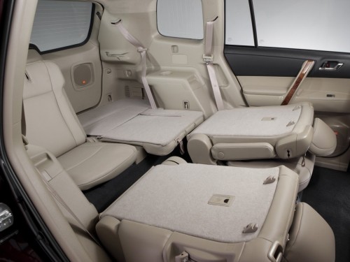 Характеристики автомобиля Toyota Highlander 3.5 AT Limited 7 seats (09.2010 - 11.2013): фото, вместимость, скорость, двигатель, топливо, масса, отзывы