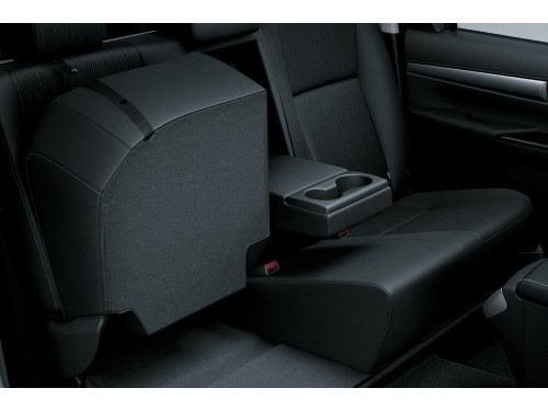 Характеристики автомобиля Toyota Hilux 2.7 MT GLX Double cab (07.2020 - н.в.): фото, вместимость, скорость, двигатель, топливо, масса, отзывы