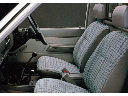 Характеристики автомобиля Toyota Hilux 2.2D Super Deluxe Long Body (11.1983 - 07.1985): фото, вместимость, скорость, двигатель, топливо, масса, отзывы