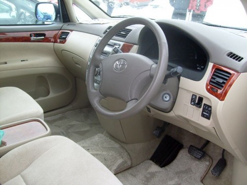 Характеристики автомобиля Toyota Ipsum 2.4 240i welcab lift-up passenger seat A type 4WD (06.2007 - 12.2009): фото, вместимость, скорость, двигатель, топливо, масса, отзывы