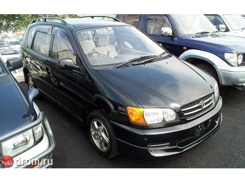 Характеристики автомобиля Toyota Ipsum 2.0 (04.1998 - 04.2001): фото, вместимость, скорость, двигатель, топливо, масса, отзывы