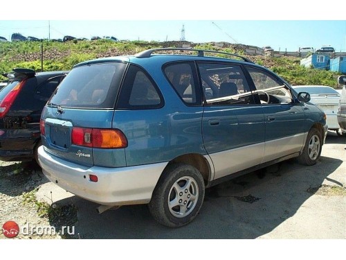 Характеристики автомобиля Toyota Ipsum 2.0 L selection (04.1998 - 04.2001): фото, вместимость, скорость, двигатель, топливо, масса, отзывы