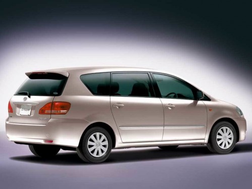 Характеристики автомобиля Toyota Ipsum 2.4 240s (7 seater) (05.2001 - 09.2003): фото, вместимость, скорость, двигатель, топливо, масса, отзывы