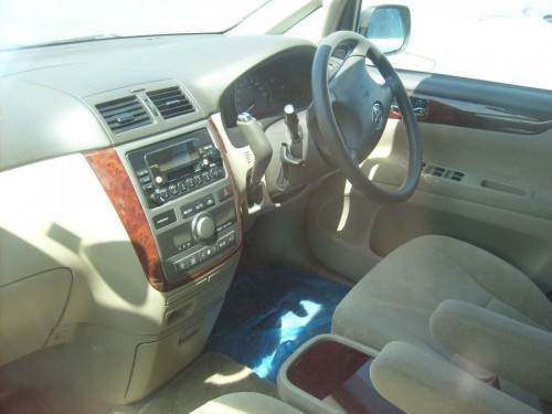 Характеристики автомобиля Toyota Ipsum 2.4 240s (7 seater) (05.2001 - 09.2003): фото, вместимость, скорость, двигатель, топливо, масса, отзывы