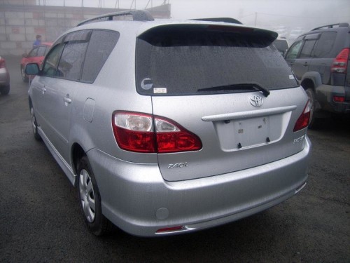 Характеристики автомобиля Toyota Ipsum 2.4 240u G selection (06.2007 - 12.2009): фото, вместимость, скорость, двигатель, топливо, масса, отзывы