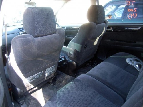 Характеристики автомобиля Toyota Ipsum 2.4 240s (7 seater) (08.2005 - 05.2007): фото, вместимость, скорость, двигатель, топливо, масса, отзывы