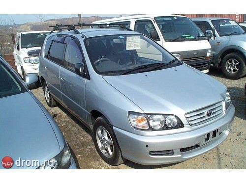 Характеристики автомобиля Toyota Ipsum 2.0 L selection EX (05.1996 - 07.1997): фото, вместимость, скорость, двигатель, топливо, масса, отзывы