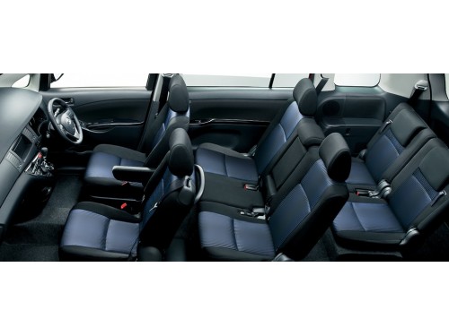 Характеристики автомобиля Toyota Isis 1.8 Platana 4WD (06.2011 - 05.2012): фото, вместимость, скорость, двигатель, топливо, масса, отзывы