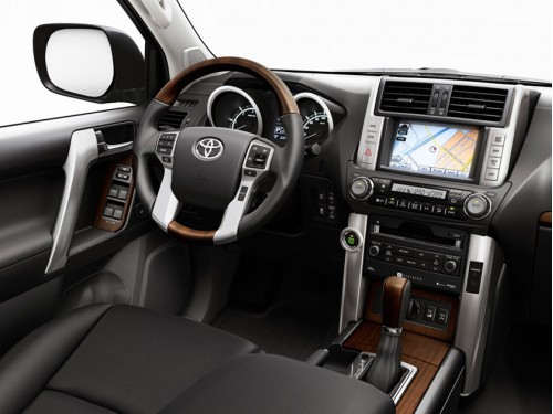 Характеристики автомобиля Toyota Land Cruiser Prado 2.7 MT Standard (03.2011 - 10.2013): фото, вместимость, скорость, двигатель, топливо, масса, отзывы