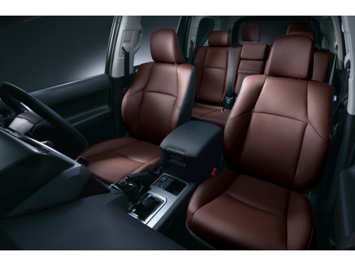 Характеристики автомобиля Toyota Land Cruiser Prado 2.8 TX Diesel Turbo 4WD (06.2015 - 08.2017): фото, вместимость, скорость, двигатель, топливо, масса, отзывы