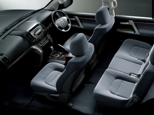 Характеристики автомобиля Toyota Land Cruiser 4.6 ZX 4WD (04.2009 - 12.2011): фото, вместимость, скорость, двигатель, топливо, масса, отзывы