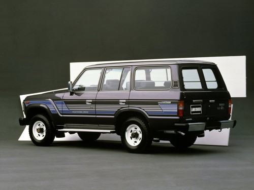 Характеристики автомобиля Toyota Land Cruiser 4.0DT 60 VX high roof (08.1987 - 09.1989): фото, вместимость, скорость, двигатель, топливо, масса, отзывы