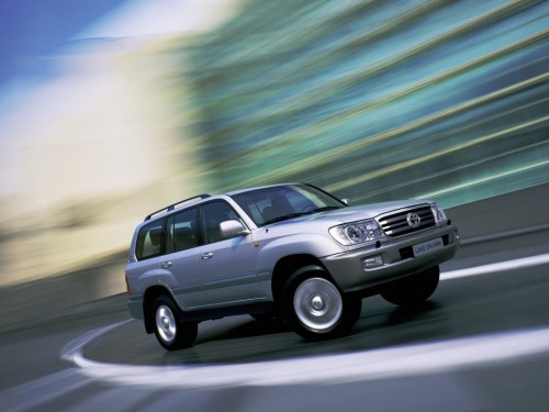 Характеристики автомобиля Toyota Land Cruiser 4.2 AT VX (04.2005 - 02.2007): фото, вместимость, скорость, двигатель, топливо, масса, отзывы