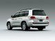 Характеристики автомобиля Toyota Land Cruiser 5.7 AT (01.2011 - 03.2012): фото, вместимость, скорость, двигатель, топливо, масса, отзывы