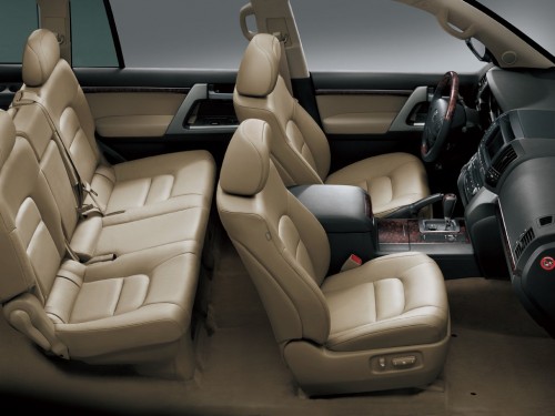 Характеристики автомобиля Toyota Land Cruiser 4.0 MT GX-R (12.2007 - 03.2012): фото, вместимость, скорость, двигатель, топливо, масса, отзывы