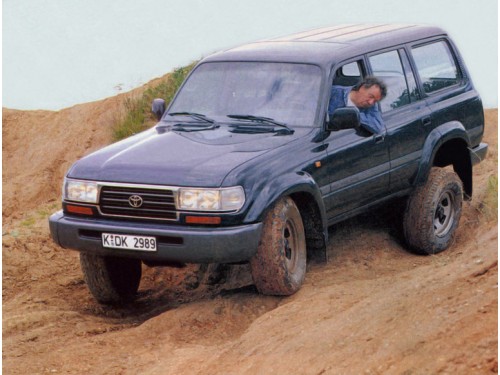 Характеристики автомобиля Toyota Land Cruiser 4.2 MT GX (01.1995 - 01.1998): фото, вместимость, скорость, двигатель, топливо, масса, отзывы