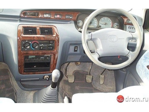 Характеристики автомобиля Toyota Lite Ace Noah 2.0 G spacious roof (01.1998 - 11.1998): фото, вместимость, скорость, двигатель, топливо, масса, отзывы