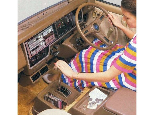 Характеристики автомобиля Toyota Lite Ace 1.8 GXL Standard Roof (10.1979 - 11.1980): фото, вместимость, скорость, двигатель, топливо, масса, отзывы