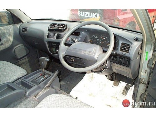 Характеристики автомобиля Toyota Lite Ace 2.0 FXV limited twin moon roof (08.1995 - 09.1996): фото, вместимость, скорость, двигатель, топливо, масса, отзывы