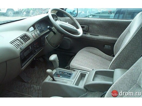 Характеристики автомобиля Toyota Lite Ace 2.0 FXV limited skylight roof (01.1992 - 07.1993): фото, вместимость, скорость, двигатель, топливо, масса, отзывы
