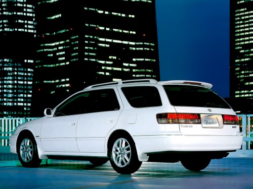 Характеристики автомобиля Toyota Mark II Wagon Qualis 2.2 Four tourer edition (08.1999 - 01.2002): фото, вместимость, скорость, двигатель, топливо, масса, отзывы