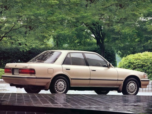 Характеристики автомобиля Toyota Mark II 1.8 GL (11.1991 - 08.1996): фото, вместимость, скорость, двигатель, топливо, масса, отзывы