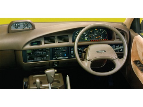 Характеристики автомобиля Toyota Master Ace Surf 2.0DT Touring middle roof (08.1988 - 12.1991): фото, вместимость, скорость, двигатель, топливо, масса, отзывы