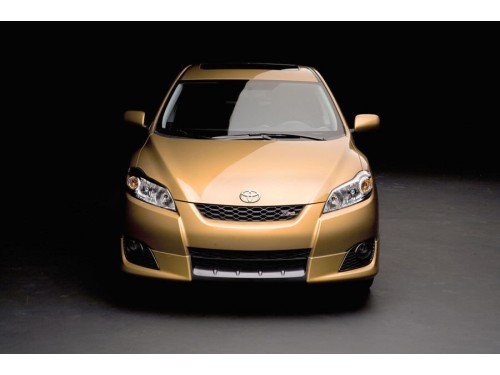 Характеристики автомобиля Toyota Matrix 1.8 AT Base (02.2008 - 12.2010): фото, вместимость, скорость, двигатель, топливо, масса, отзывы