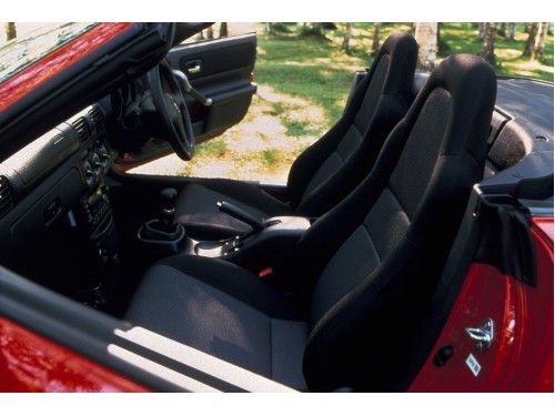 Характеристики автомобиля Toyota MR-S 1.8 (10.1999 - 07.2000): фото, вместимость, скорость, двигатель, топливо, масса, отзывы