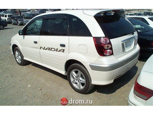 Характеристики автомобиля Toyota Nadia 2.0 type SU (06.1999 - 03.2001): фото, вместимость, скорость, двигатель, топливо, масса, отзывы