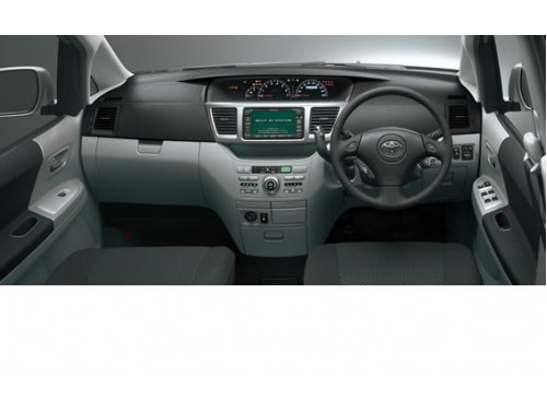 Характеристики автомобиля Toyota Noah 2.0 YY (08.2004 - 07.2005): фото, вместимость, скорость, двигатель, топливо, масса, отзывы