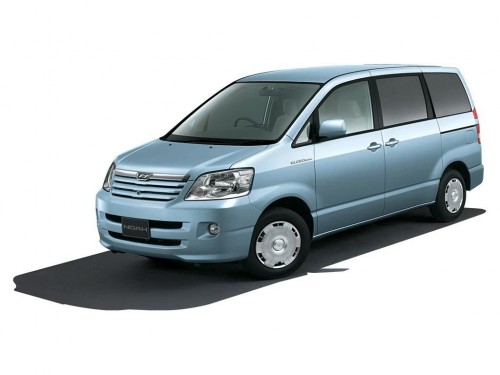 Характеристики автомобиля Toyota Noah 2.0 S G selection (08.2003 - 07.2004): фото, вместимость, скорость, двигатель, топливо, масса, отзывы