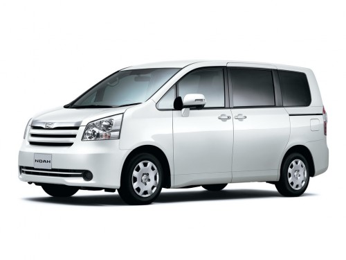 Характеристики автомобиля Toyota Noah 2.0 Si welcab lift-up passenger seat A type (06.2007 - 03.2010): фото, вместимость, скорость, двигатель, топливо, масса, отзывы