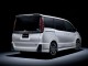 Характеристики автомобиля Toyota Noah 1.8 Hybrid Si WxB (7 Seater) (11.2017 - 12.2018): фото, вместимость, скорость, двигатель, топливо, масса, отзывы