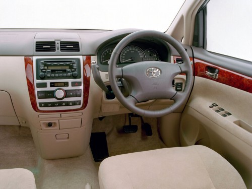 Характеристики автомобиля Toyota Picnic 2.0 AT (03.2001 - 09.2003): фото, вместимость, скорость, двигатель, топливо, масса, отзывы