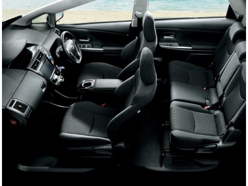 Характеристики автомобиля Toyota Prius Alpha 1.8 S 5 seater (05.2016 - 10.2017): фото, вместимость, скорость, двигатель, топливо, масса, отзывы