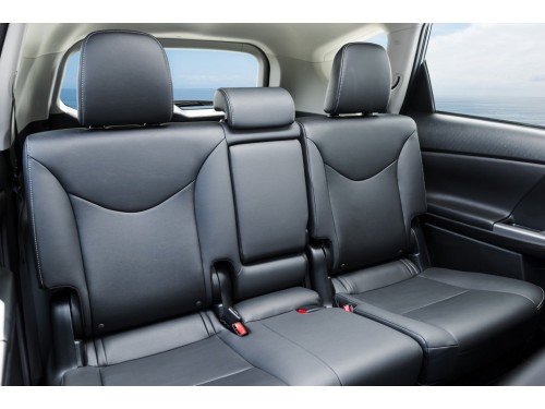 Характеристики автомобиля Toyota Prius v 1.8h CVT Two (11.2014 - 03.2018): фото, вместимость, скорость, двигатель, топливо, масса, отзывы
