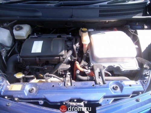 Характеристики автомобиля Toyota Prius 1.5 G welcab friendmatic type I (01.2007 - 08.2007): фото, вместимость, скорость, двигатель, топливо, масса, отзывы