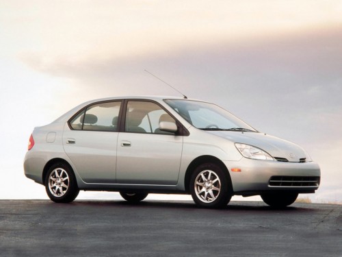 Характеристики автомобиля Toyota Prius 1.5 h (06.2000 - 08.2003): фото, вместимость, скорость, двигатель, топливо, масса, отзывы