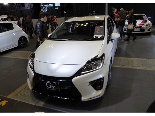 Характеристики автомобиля Toyota Prius 1.8 G welcab friendmatic type IV (10.2012 - 11.2015): фото, вместимость, скорость, двигатель, топливо, масса, отзывы