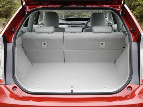 Характеристики автомобиля Toyota Prius 1.8 G welcab friendmatic type III (07.2009 - 11.2011): фото, вместимость, скорость, двигатель, топливо, масса, отзывы