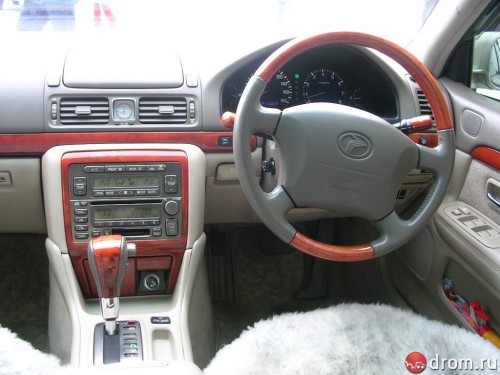 Характеристики автомобиля Toyota Progres 2.5 NC250 Four 4WD (12.1999 - 03.2001): фото, вместимость, скорость, двигатель, топливо, масса, отзывы