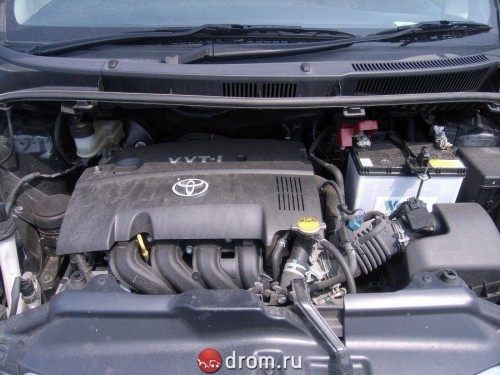 Характеристики автомобиля Toyota Ractis 1.5 G HID selection II (04.2007 - 11.2007): фото, вместимость, скорость, двигатель, топливо, масса, отзывы