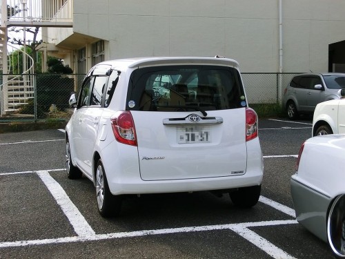 Характеристики автомобиля Toyota Ractis 1.3 X L package welcab friendmatic car type IV (10.2009 - 10.2010): фото, вместимость, скорость, двигатель, топливо, масса, отзывы