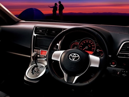 Характеристики автомобиля Toyota Ractis 1.3 G Welcab Friendmatic Type II (05.2014 - 08.2016): фото, вместимость, скорость, двигатель, топливо, масса, отзывы