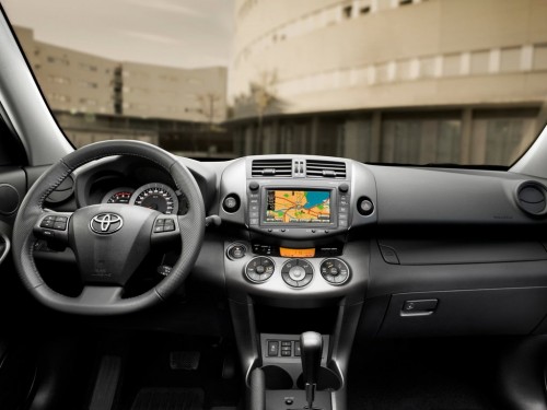 Характеристики автомобиля Toyota RAV4 2.0 MT (05.2010 - 01.2013): фото, вместимость, скорость, двигатель, топливо, масса, отзывы