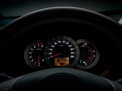 Характеристики автомобиля Toyota RAV4 2.2 D-4D MT (01.2006 - 12.2008): фото, вместимость, скорость, двигатель, топливо, масса, отзывы