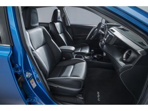 Характеристики автомобиля Toyota RAV4 2.5 AT 4WD XLE (10.2015 - 10.2018): фото, вместимость, скорость, двигатель, топливо, масса, отзывы