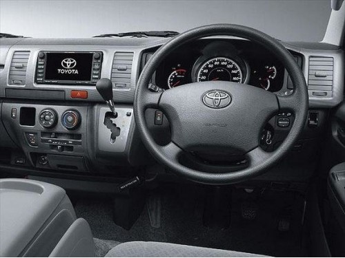 Характеристики автомобиля Toyota Regius Ace 2.7 welcab B type super long 4WD (09.2008 - 06.2010): фото, вместимость, скорость, двигатель, топливо, масса, отзывы